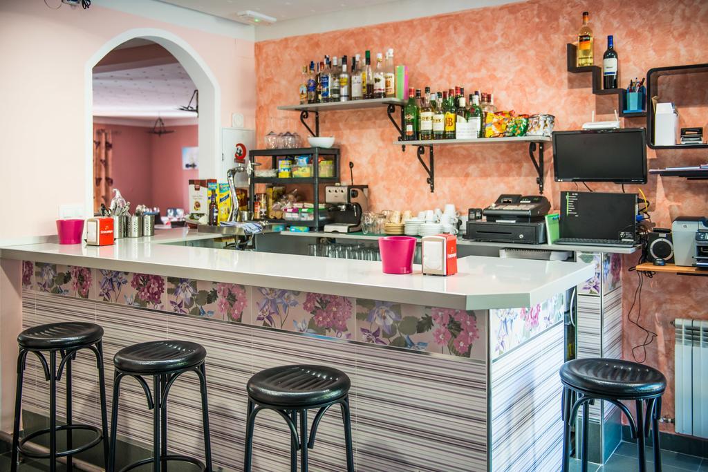 Hostal La Pastora Candeleda Esterno foto
